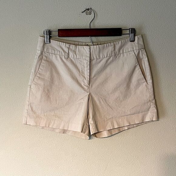 New! Ann Taylor Factory Tan Shorts. Size 2. - Picture 1 of 4